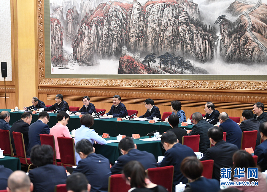 3月18日,中共中央总书记、国家主席、中央军委主席习近平在北京主持召开学校思想政治理论课教师座谈会并发表重要讲话。 新华社记者 谢环驰 摄